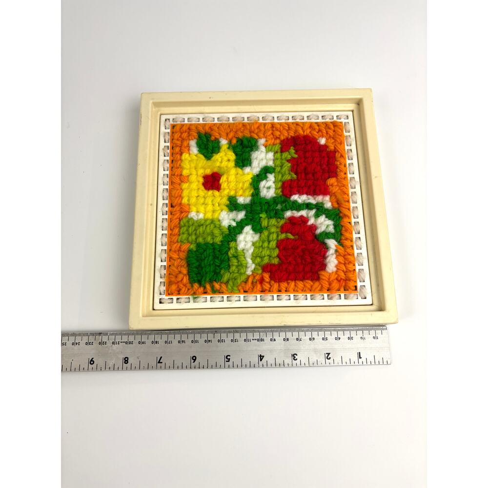 Vintage 1970s Latch Hook Strawberry Art Finished Framed‎ - Picture 4 of 7